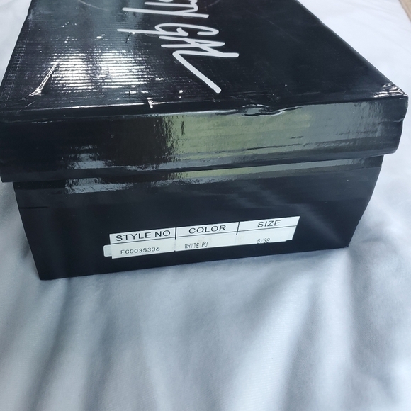 Clear Strap PVC Block Heel Open Toe with Toe Post Loop Mule Sandals - Picture 12 of 12